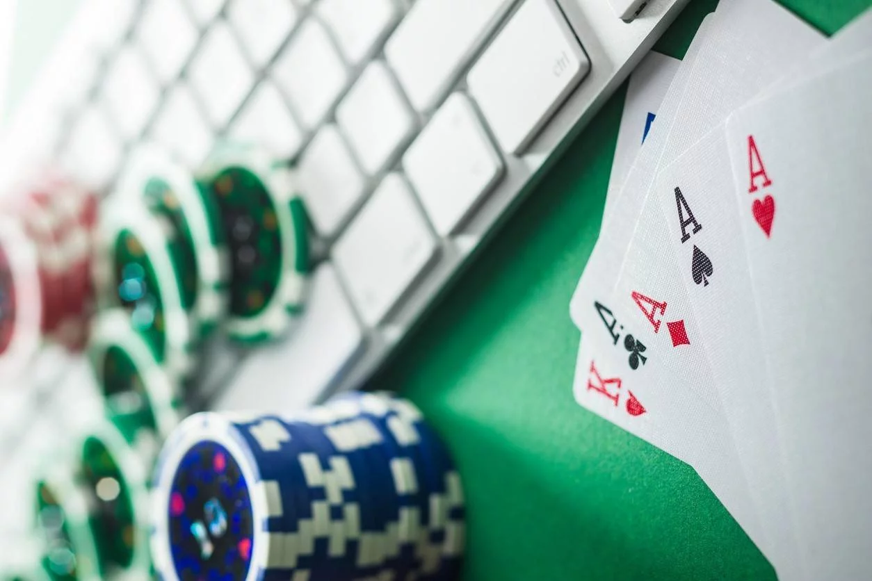 Laillistettu pelaaminen